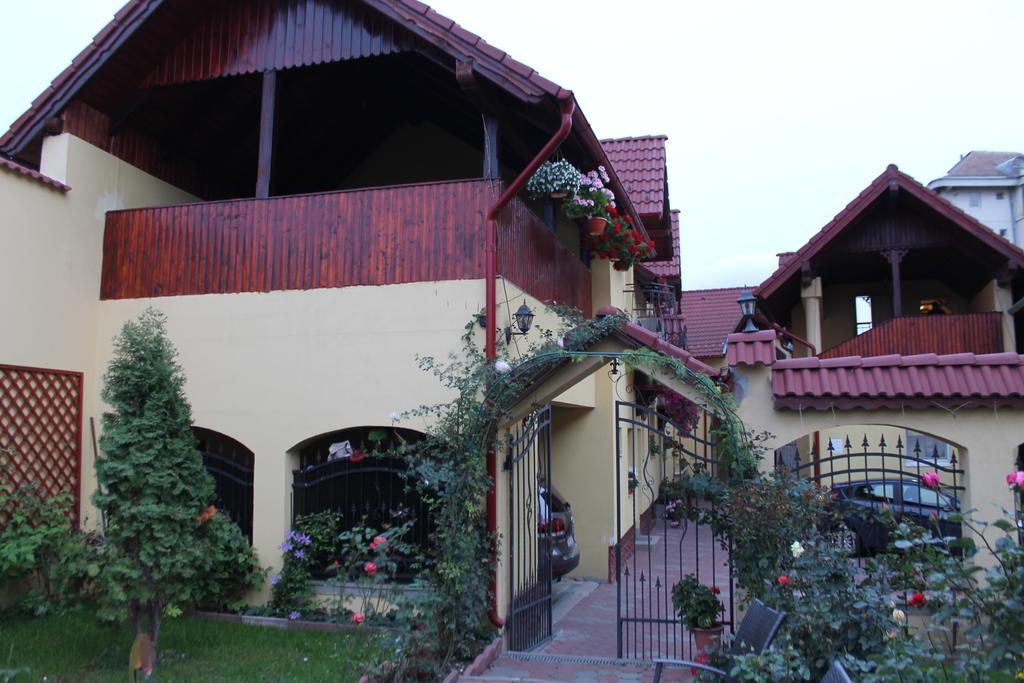 Pensiunea Magnolia Sibiu Esterno foto